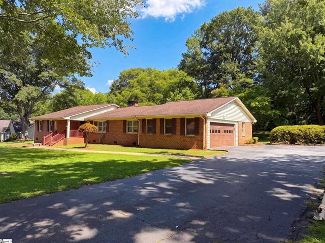 604 Meadowbrook Drive, Spartanburg, SC 29307