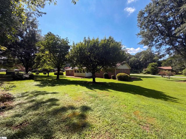 604 Meadowbrook Drive, Spartanburg, SC 29307