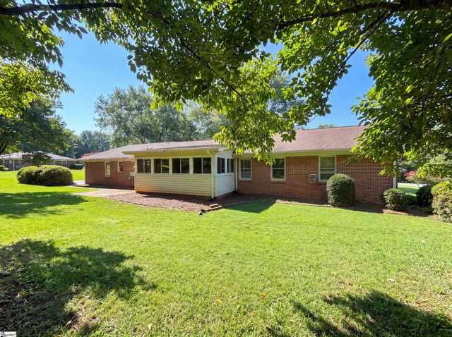 604 Meadowbrook Drive, Spartanburg, SC 29307