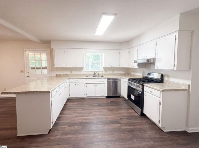 604 Meadowbrook Drive, Spartanburg, SC 29307