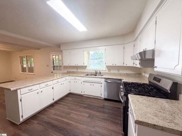 604 Meadowbrook Drive, Spartanburg, SC 29307