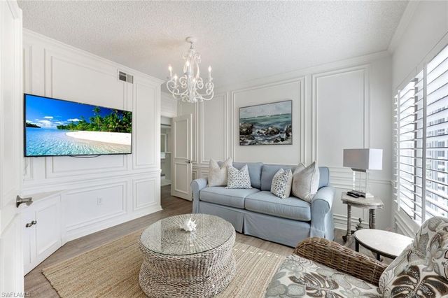 797 Willowbrook DR # 203, Naples, FL 34108