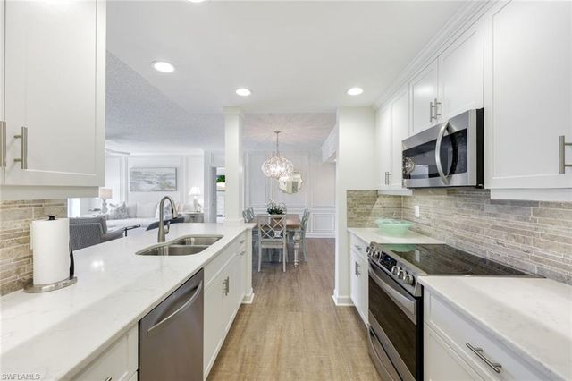 797 Willowbrook DR # 203, Naples, FL 34108