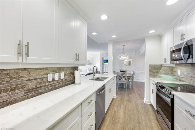 797 Willowbrook DR # 203, Naples, FL 34108