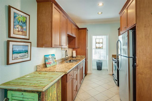 7000 Seawall Boulevard 316, Galveston, TX 77551