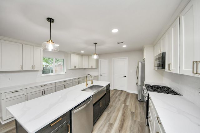 4311 Goldfinch Street, Houston, TX 77035