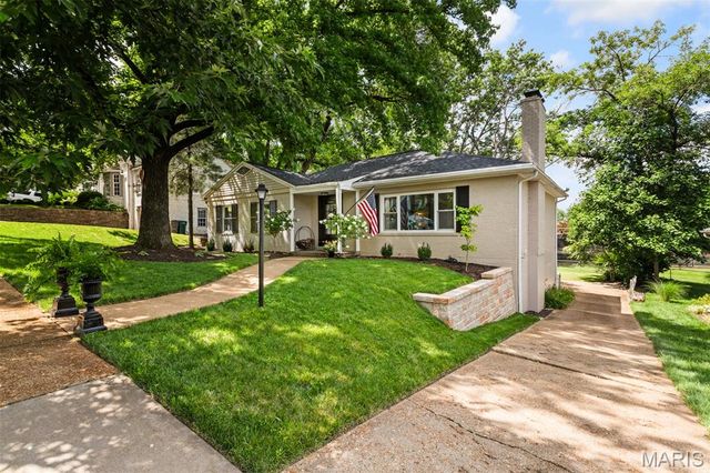 1435 Andrew Drive, Warson Woods, MO 63122
