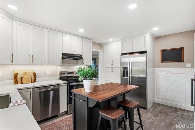 1435 Andrew Drive, Warson Woods, MO 63122