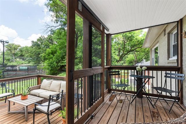 1435 Andrew Drive, Warson Woods, MO 63122