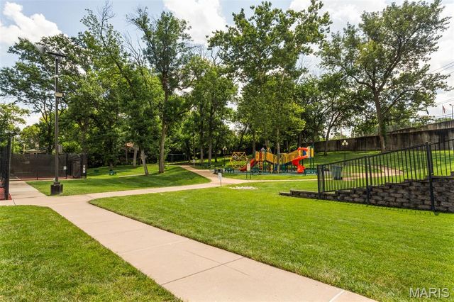 1435 Andrew Drive, Warson Woods, MO 63122