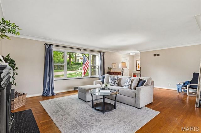 1435 Andrew Drive, Warson Woods, MO 63122