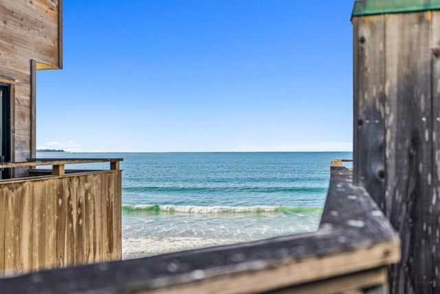 1 Surf Way 122, Monterey, CA 93940
