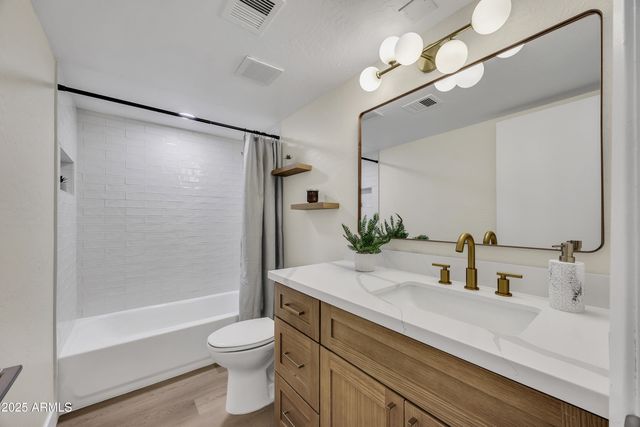 1180 E BELMONT Avenue, Phoenix, AZ 85020