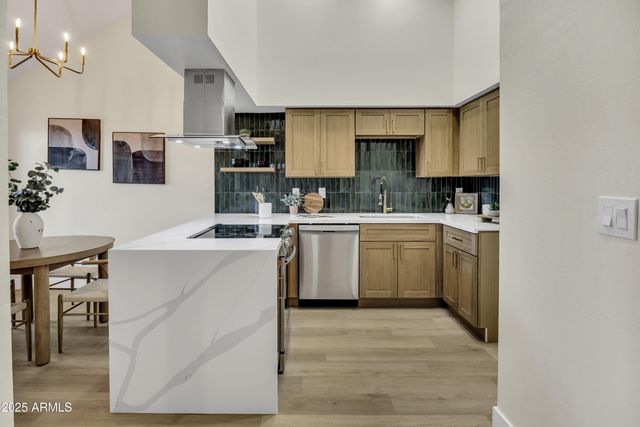 1180 E BELMONT Avenue, Phoenix, AZ 85020