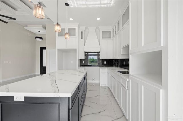 801 Falcon Drive, Rio Grande City, TX 78582