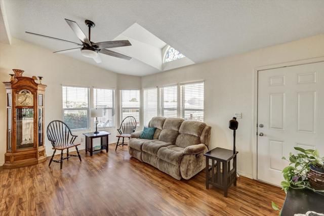 99 Pheasant Lane, Oceanside, CA 92057