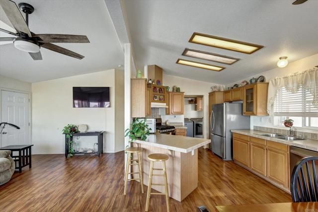 99 Pheasant Lane, Oceanside, CA 92057