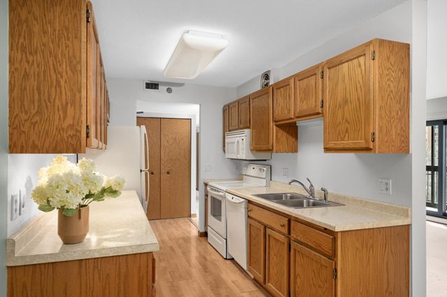 6615 Lake Shore Drive S 705, Richfield, MN 55423