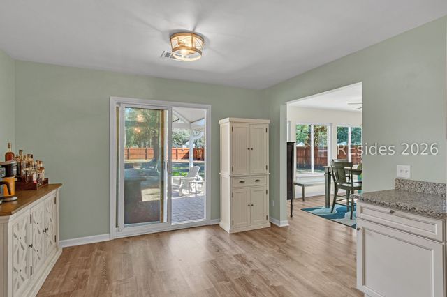 6 Shiney Leaf Ct, Beaufort, SC 29907