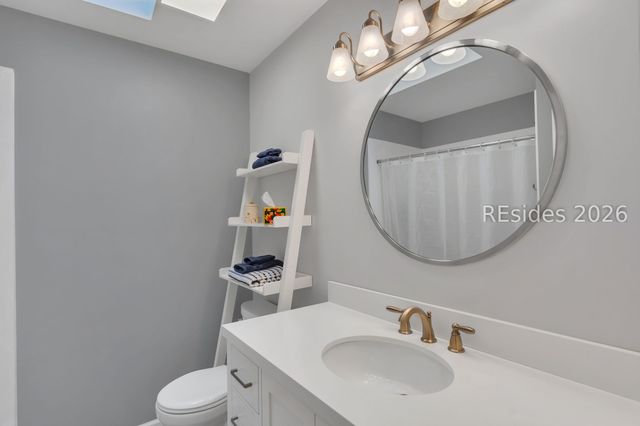 6 Shiney Leaf Ct, Beaufort, SC 29907