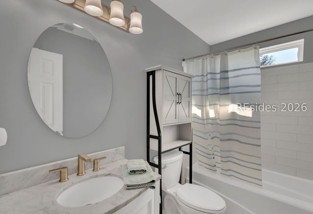 6 Shiney Leaf Ct, Beaufort, SC 29907