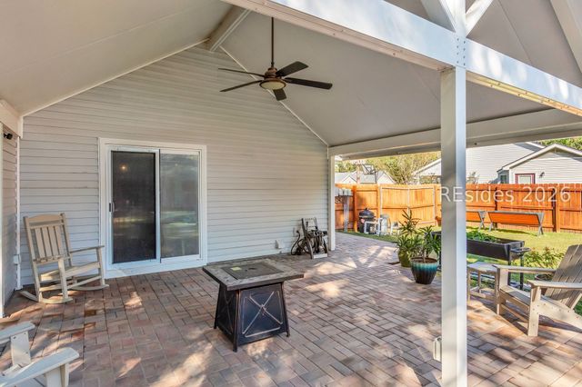 6 Shiney Leaf Ct, Beaufort, SC 29907