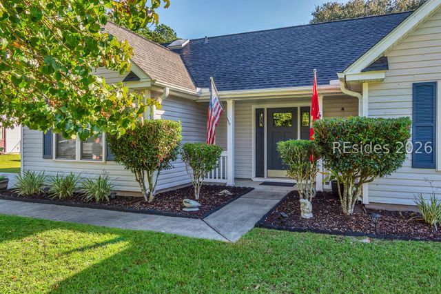 6 Shiney Leaf Ct, Beaufort, SC 29907