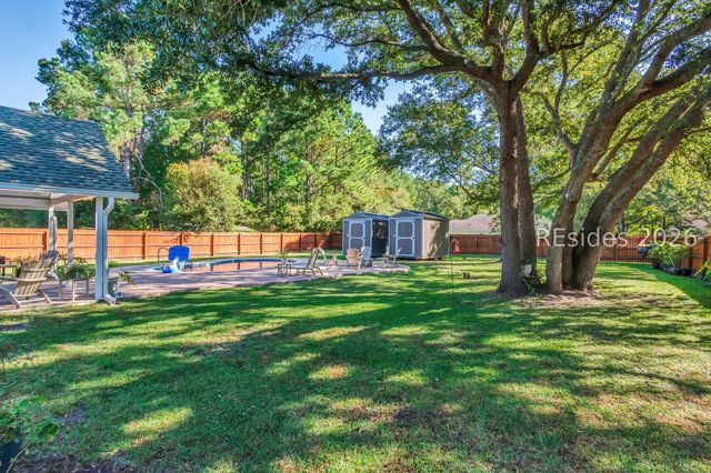 6 Shiney Leaf Ct, Beaufort, SC 29907