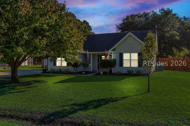 6 Shiney Leaf Ct, Beaufort, SC 29907