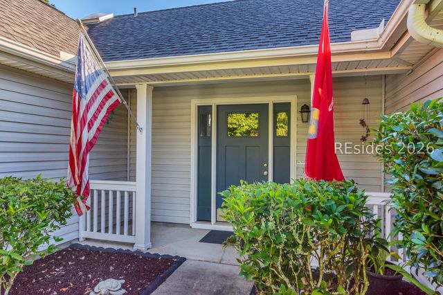 6 Shiney Leaf Ct, Beaufort, SC 29907