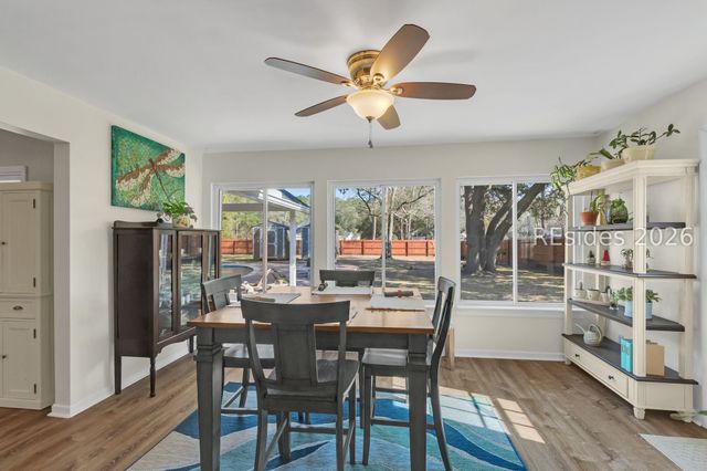 6 Shiney Leaf Ct, Beaufort, SC 29907