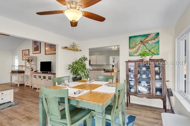 6 Shiney Leaf Ct, Beaufort, SC 29907