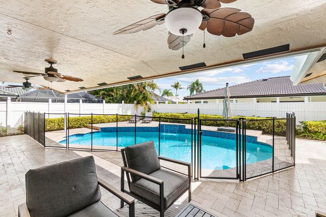 6992 W Calle Del Paz W, Boca Raton, FL 33433