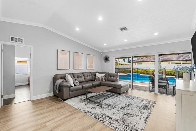 6992 W Calle Del Paz W, Boca Raton, FL 33433