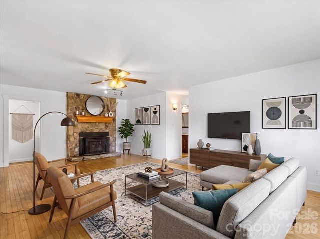 42 East Boulevard, Burnsville, NC 28714