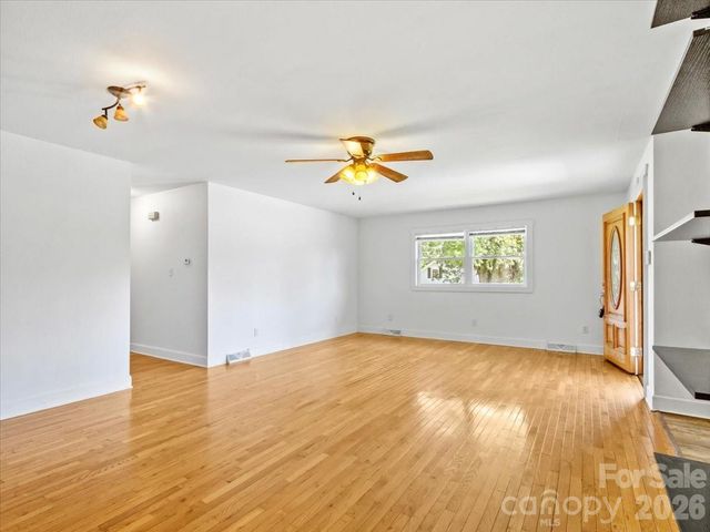42 East Boulevard, Burnsville, NC 28714