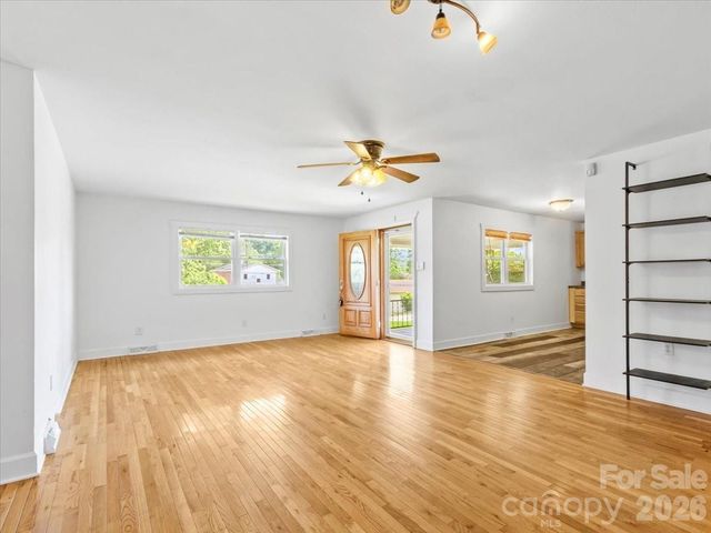 42 East Boulevard, Burnsville, NC 28714