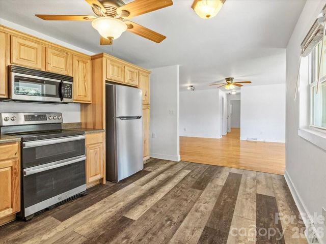 42 East Boulevard, Burnsville, NC 28714