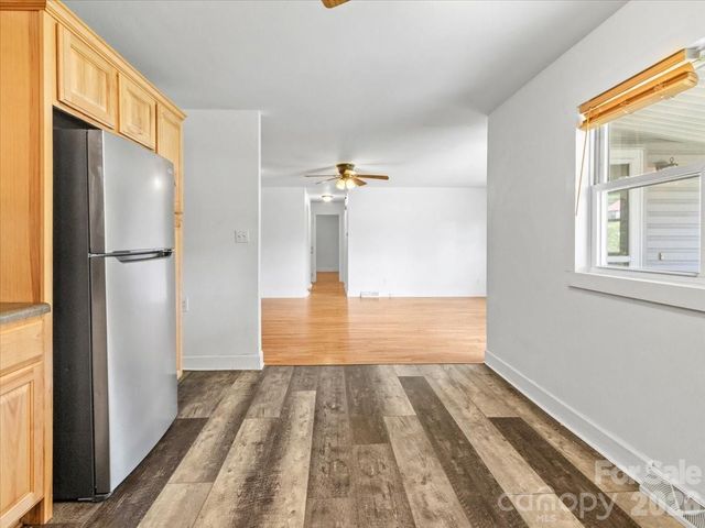 42 East Boulevard, Burnsville, NC 28714