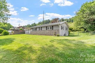 42 East Boulevard, Burnsville, NC 28714
