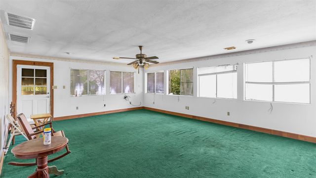 4862 Highway 30 W, Huntsville, TX 77340