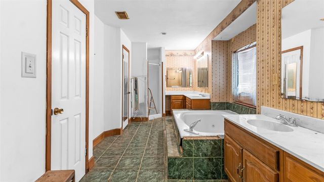 4862 Highway 30 W, Huntsville, TX 77340