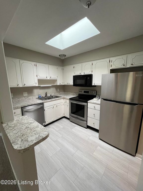 1935 Gardiner Ln H130, Louisville, KY 40205