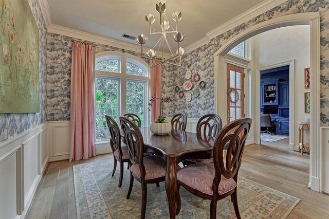 170 N Taylor Point Drive, The Woodlands, TX 77382