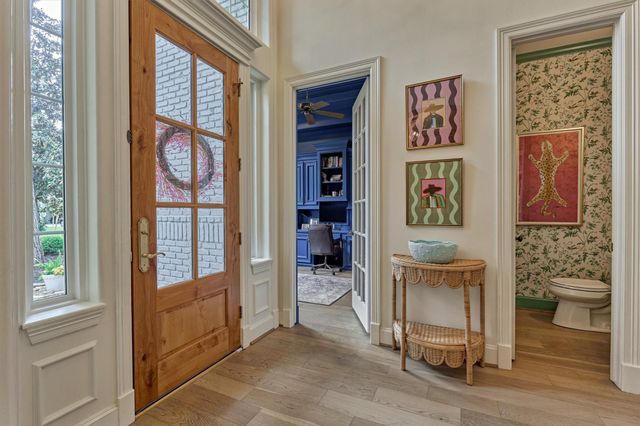 170 N Taylor Point Drive, The Woodlands, TX 77382