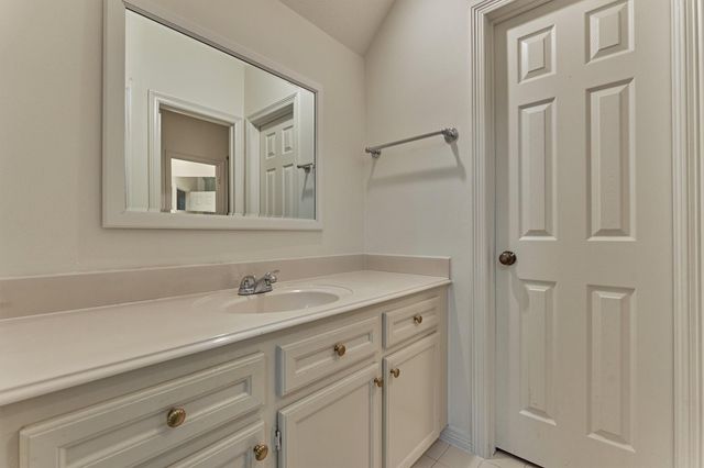 170 N Taylor Point Drive, The Woodlands, TX 77382