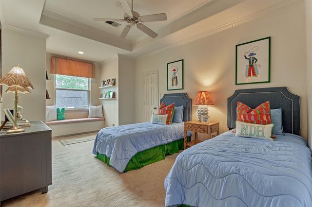 170 N Taylor Point Drive, The Woodlands, TX 77382