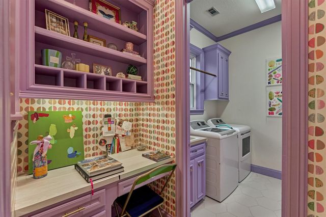 170 N Taylor Point Drive, The Woodlands, TX 77382