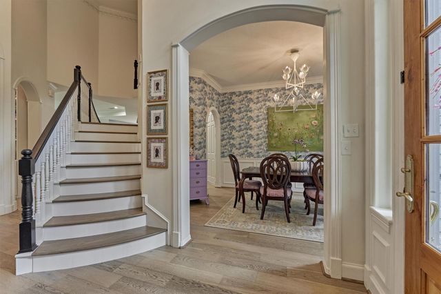 170 N Taylor Point Drive, The Woodlands, TX 77382