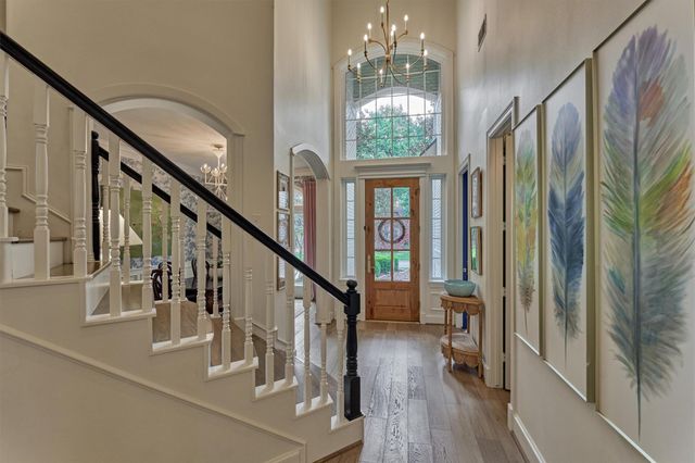 170 N Taylor Point Drive, The Woodlands, TX 77382